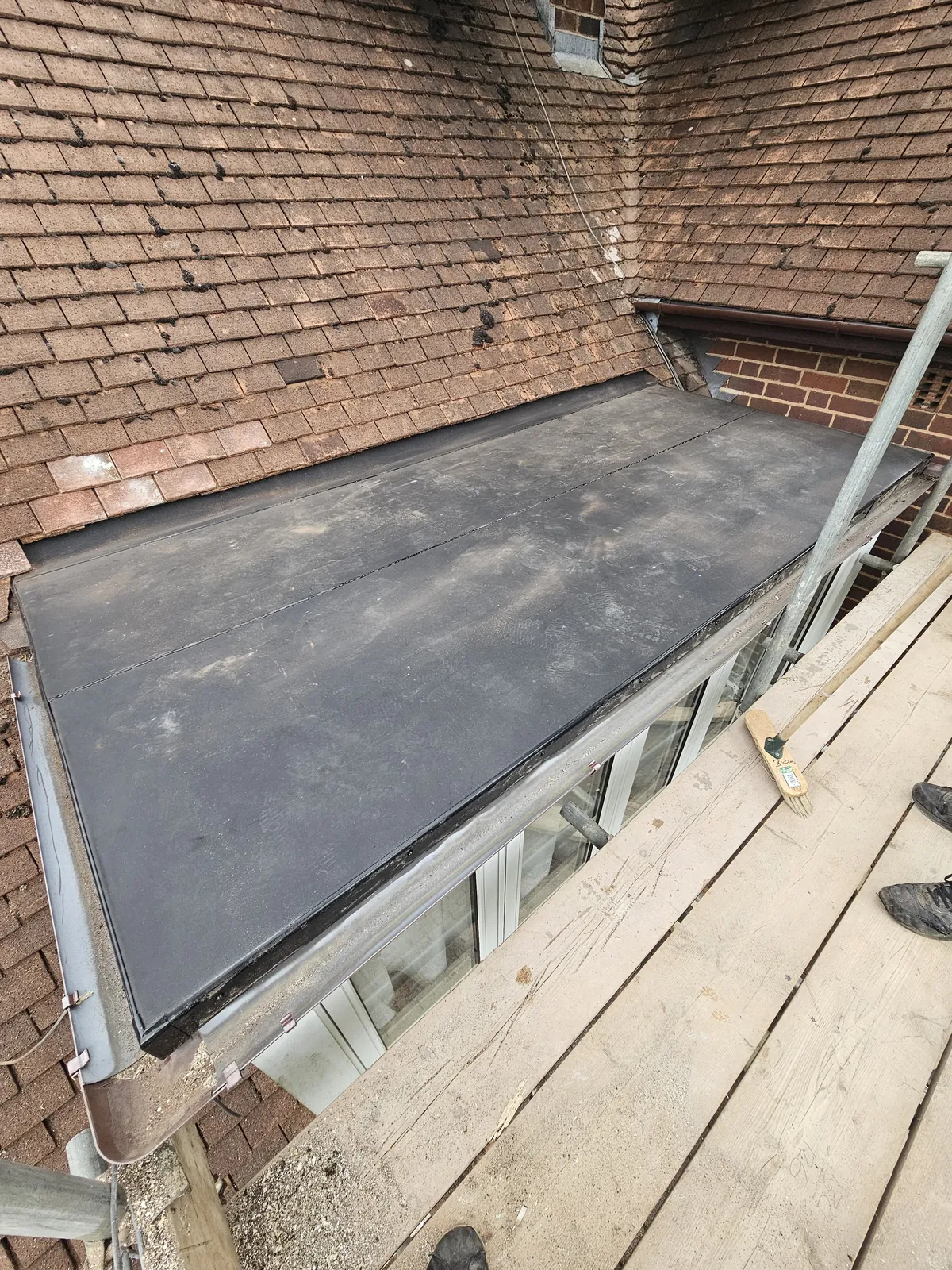 Flat roof edge trim