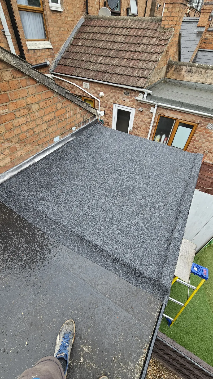 Flat roof upstand detail